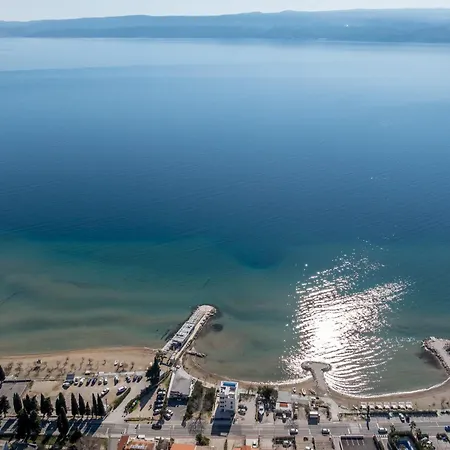 فيلة Beachfront Lara With Pool Duće