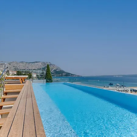 Villa Beachfront Lara With Pool *