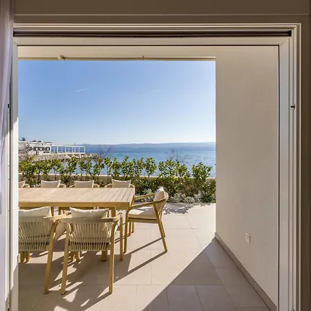 וילה Beachfront Lara With Pool *