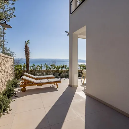Villa Beachfront Lara With Pool