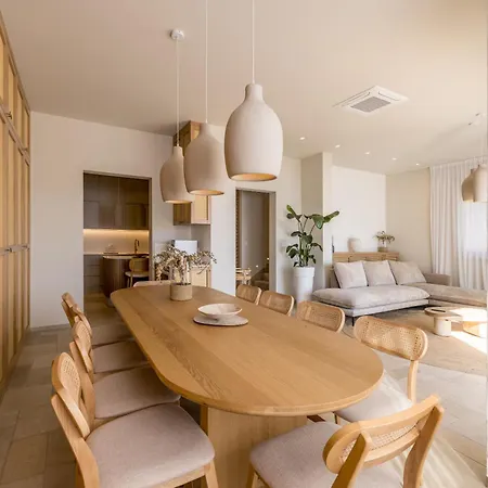 וילה Beachfront Lara With Pool Duće