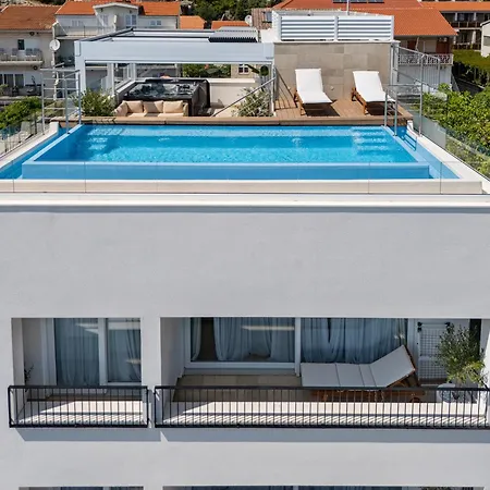 Villa Beachfront Lara With Pool