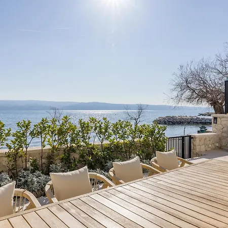 Villa Beachfront Lara With Pool