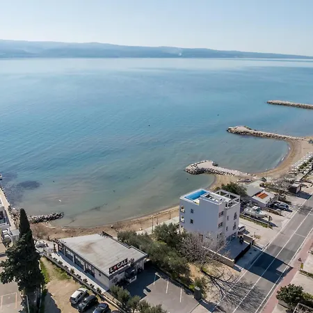 Villa Beachfront Lara With Pool